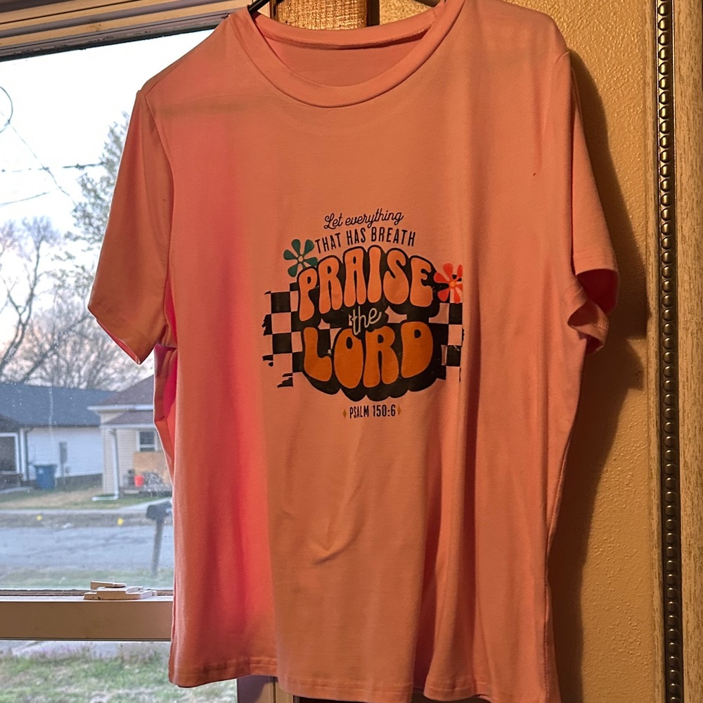 Praise the Lord Graphic Short Sleeve Tee - Pink